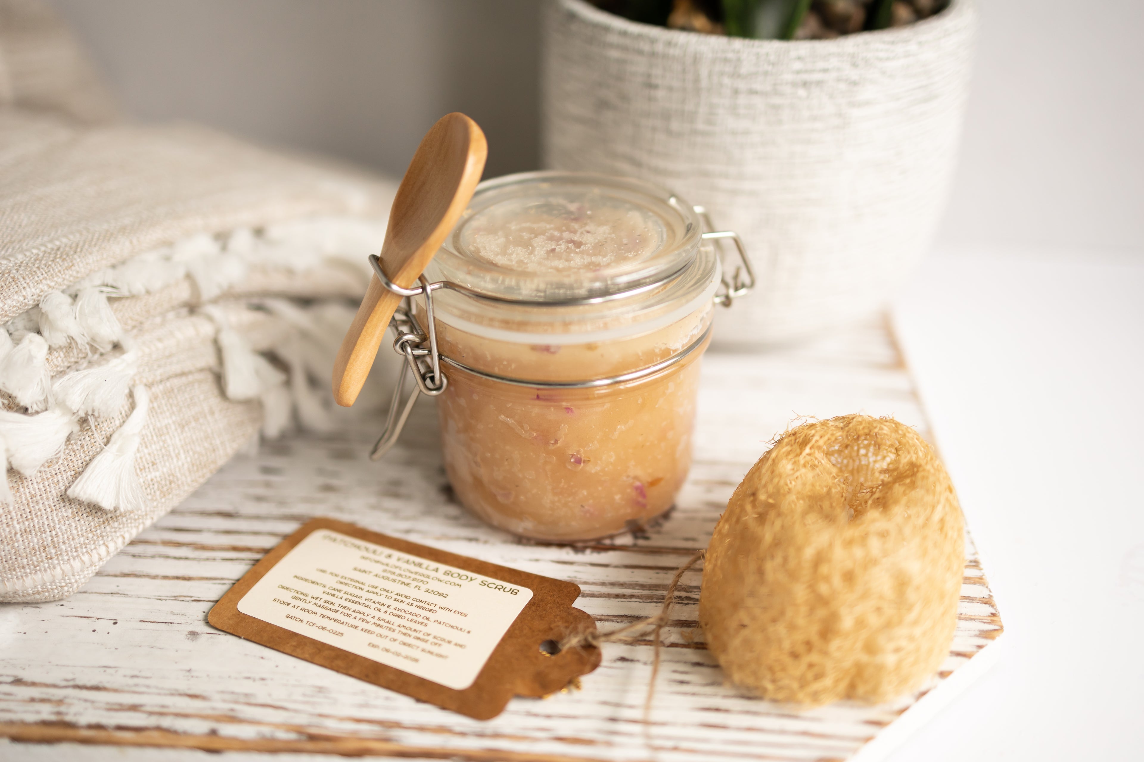 Patchouli & Vanilla Body Scrub – Ground & Glow